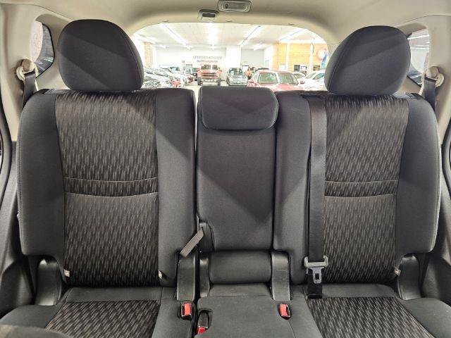 Used 2018 Nissan Rogue SV AWD/4WD image 35