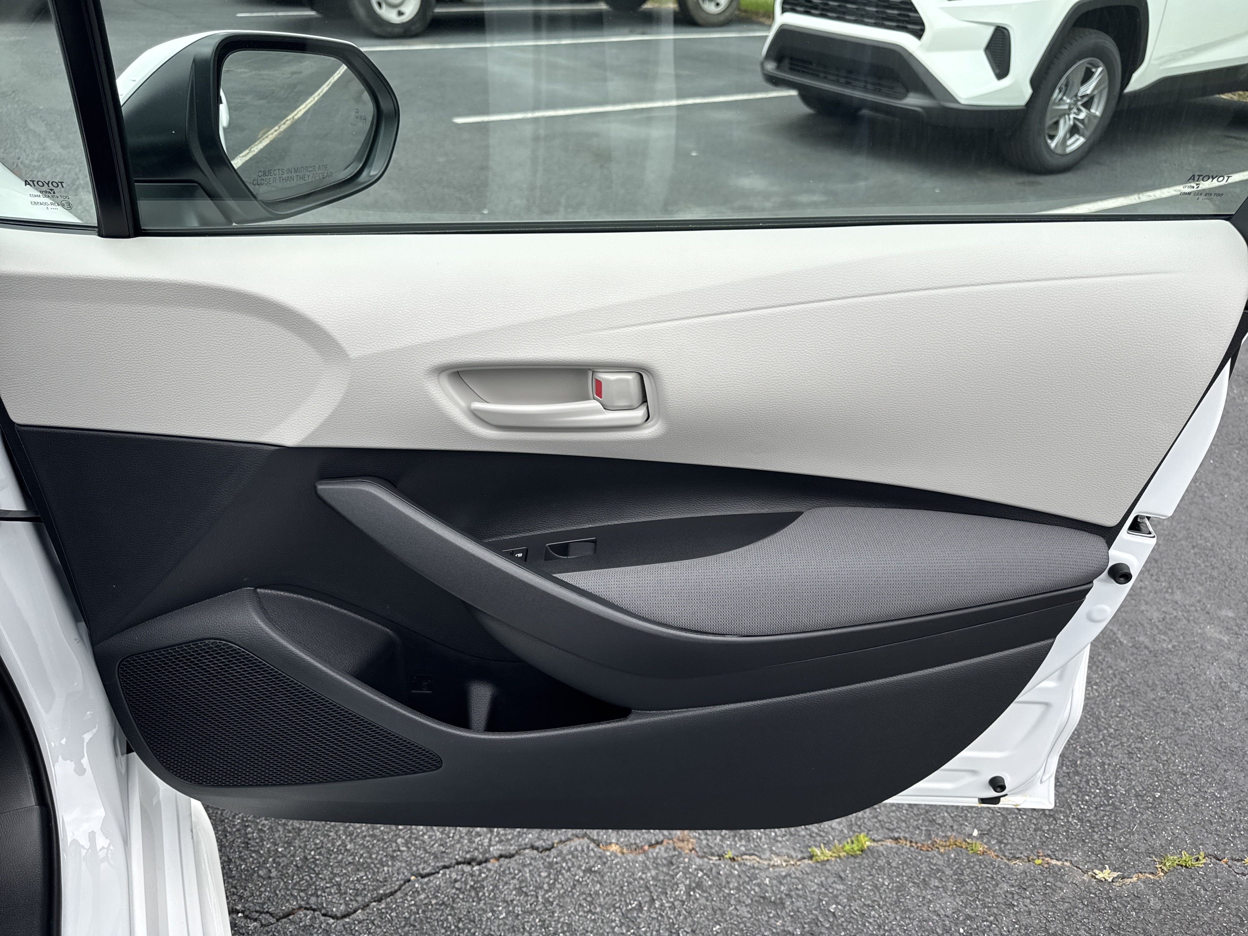 New 2025 Toyota Corolla LE w/ Convenience Package FWD image 34