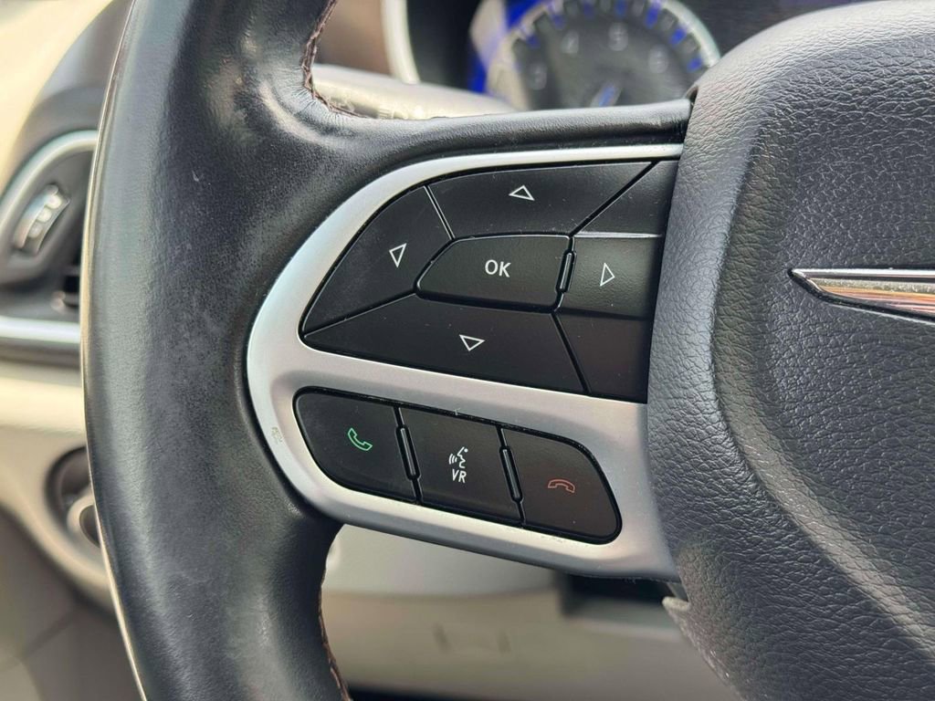 Used 2018 Chrysler Pacifica Touring-L Plus w/ Advanced Safetytec Group image 26