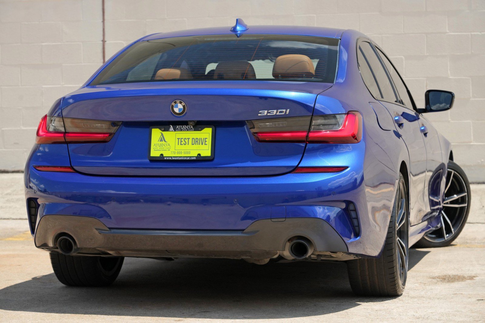 Used 2021 BMW 330i Sedan w/ M Sport Package RWD image 4