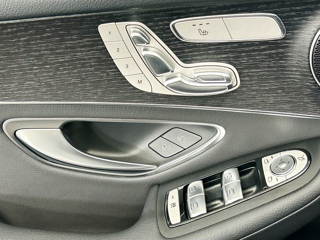 Used 2022 Mercedes-Benz GLC 300 image 21