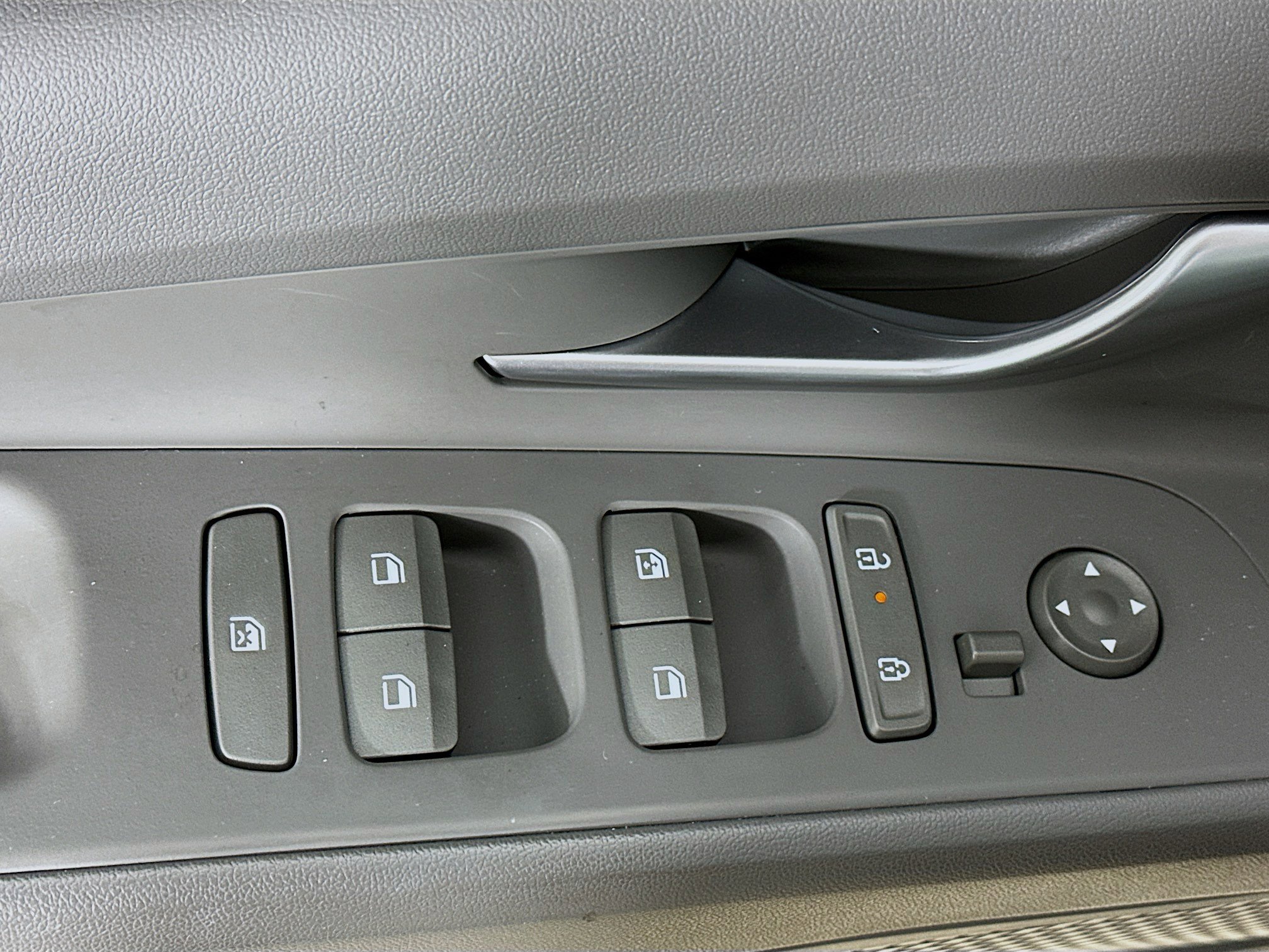 Used 2024 Hyundai Elantra SEL image 23