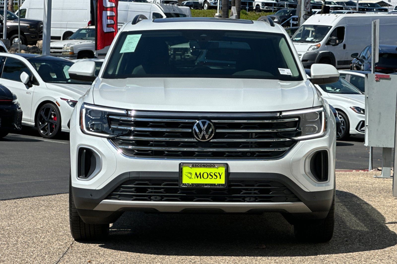 New 2026 Volkswagen Atlas SE image 8