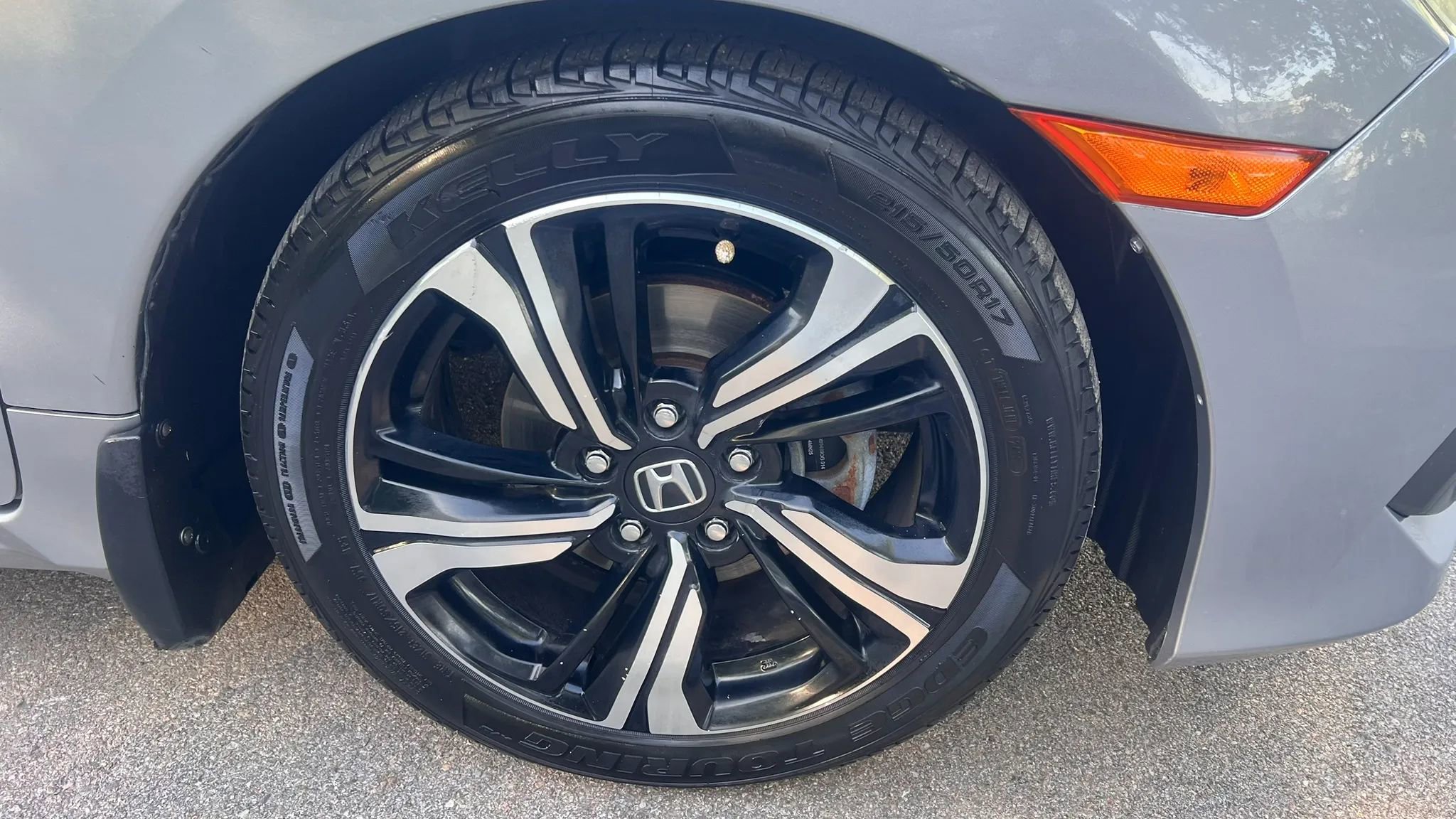 Used 2017 Honda Civic Touring image 9
