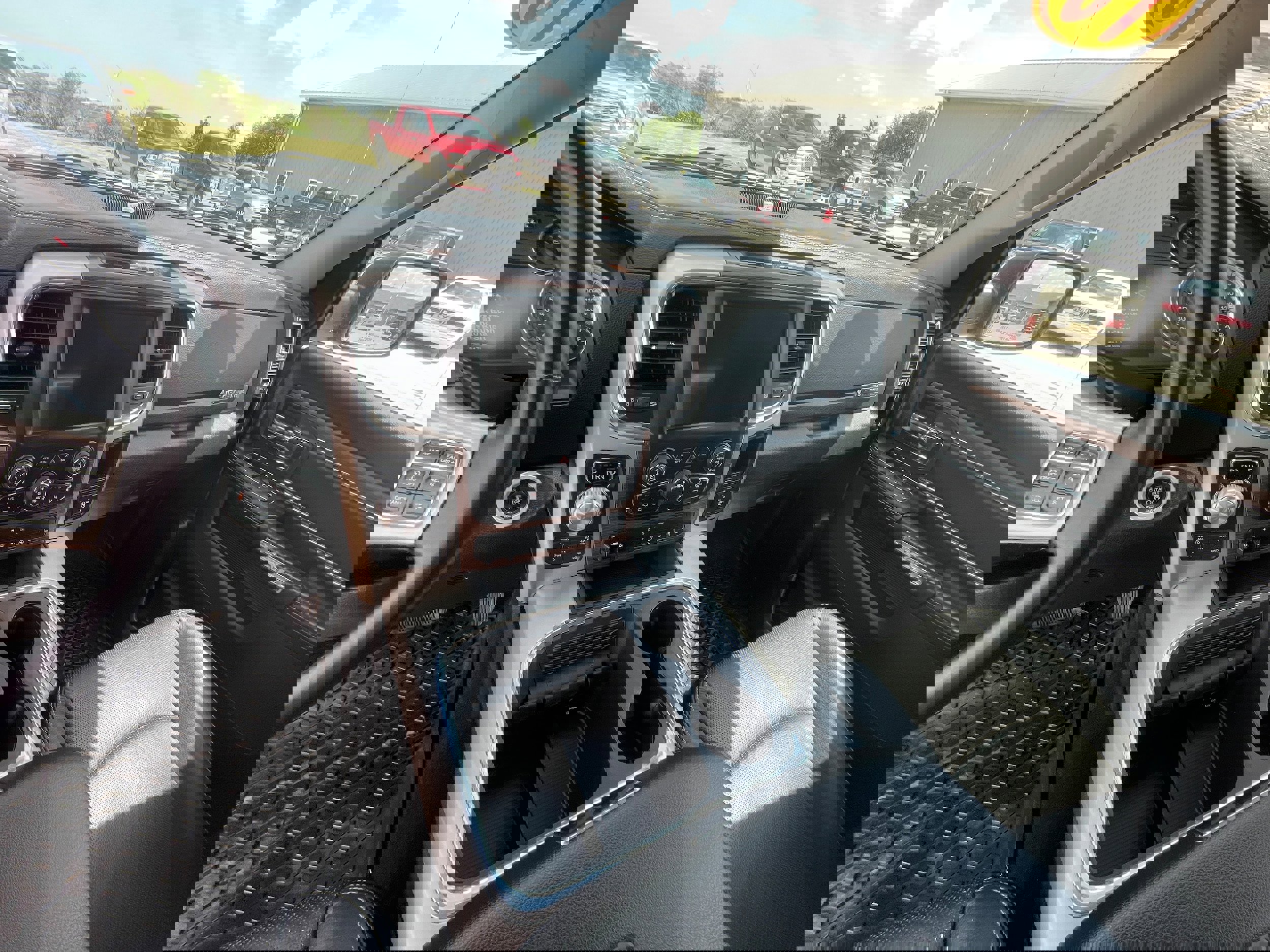 Used 2016 RAM 1500 Laramie w/ Convenience Group image 14