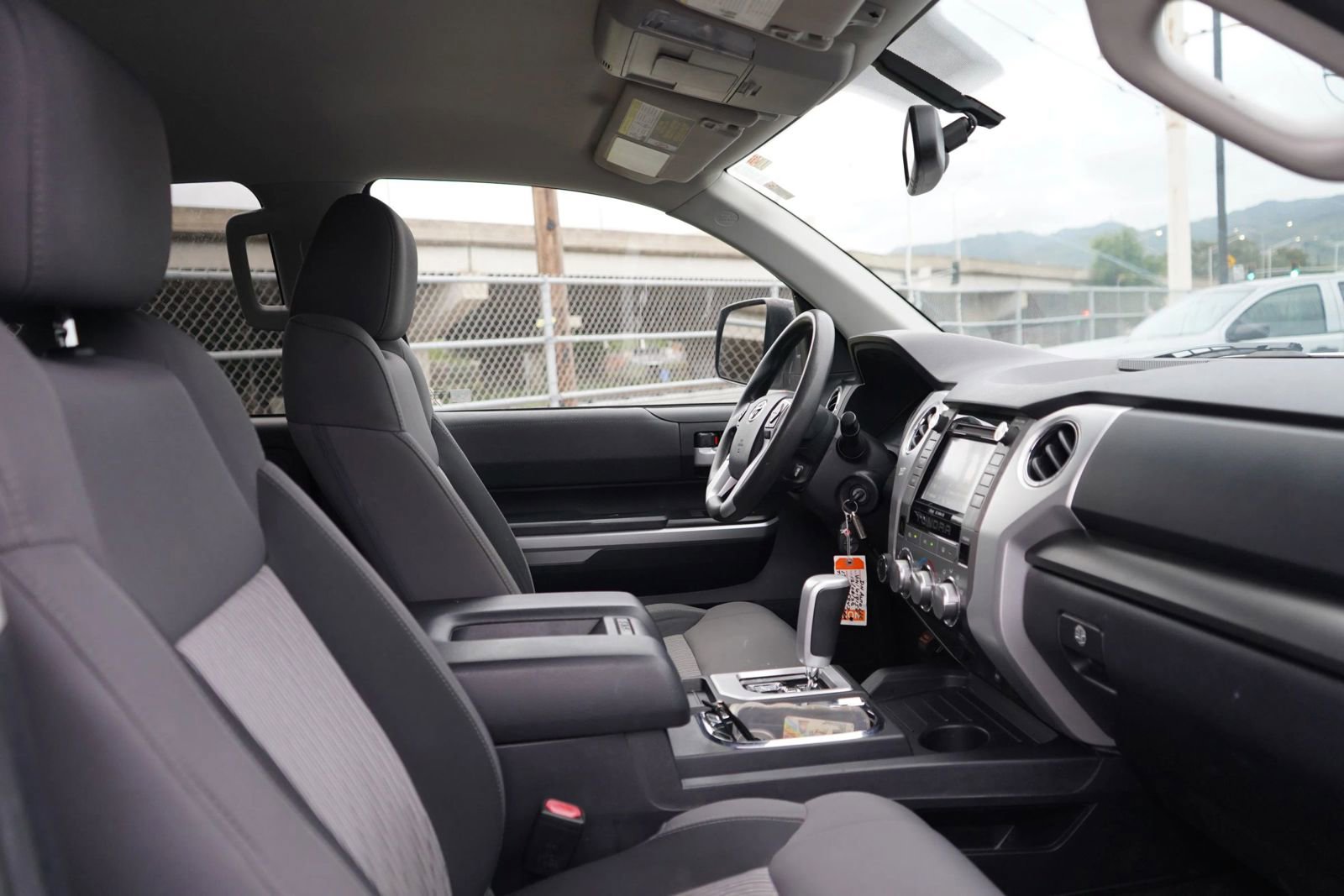 Used 2017 Toyota Tundra SR5 image 21