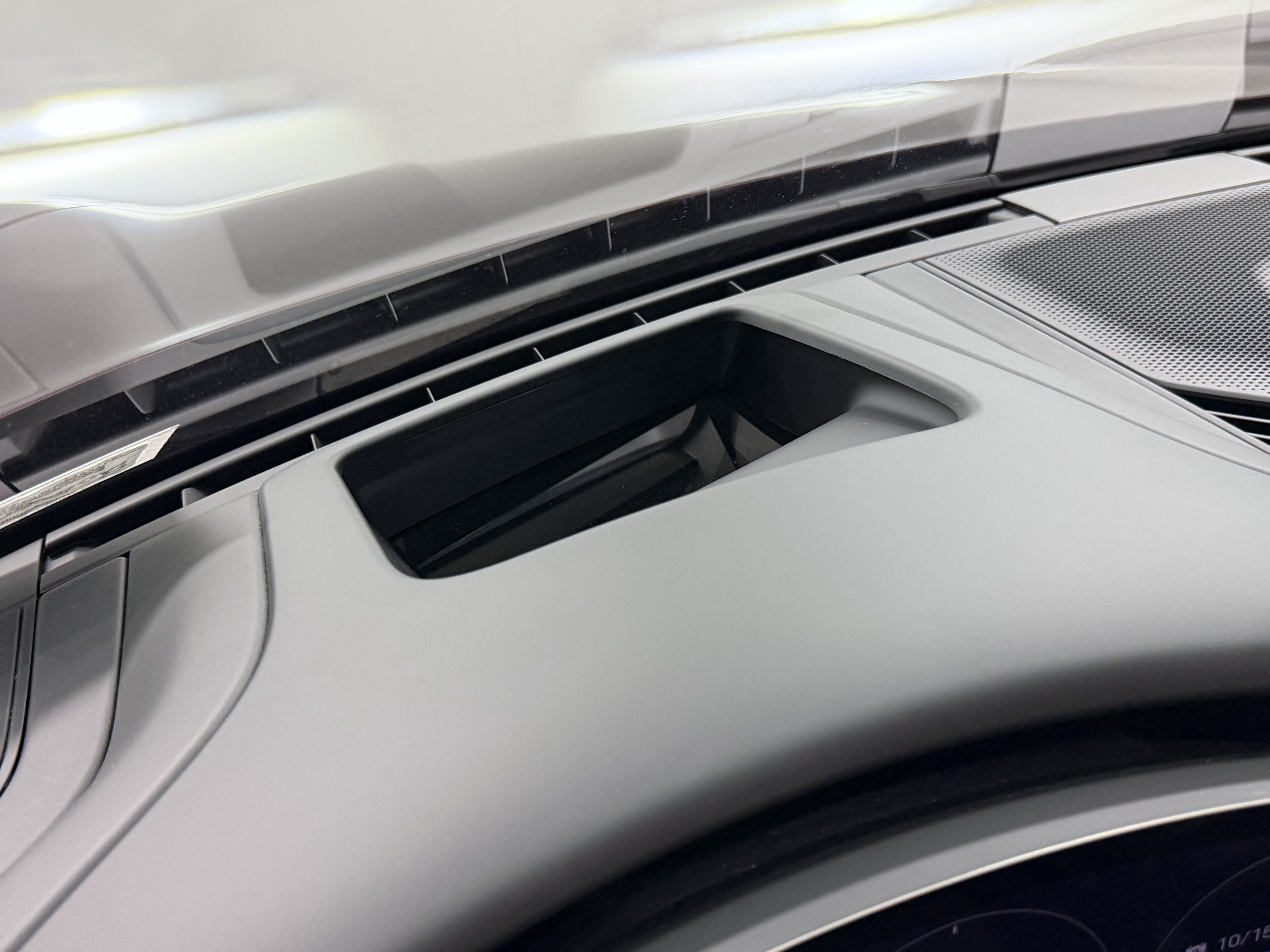 Certified 2022 Porsche Taycan Turbo AWD/4WD image 57