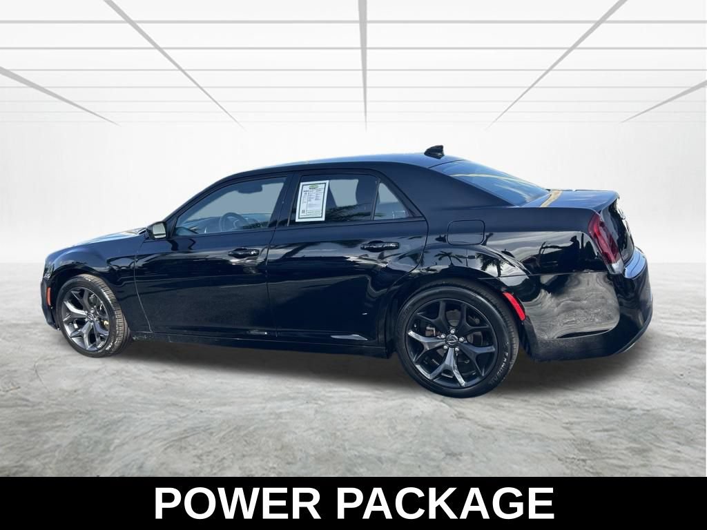 Used 2021 Chrysler 300 Touring w/ Sport Appearance Package RWD image 8