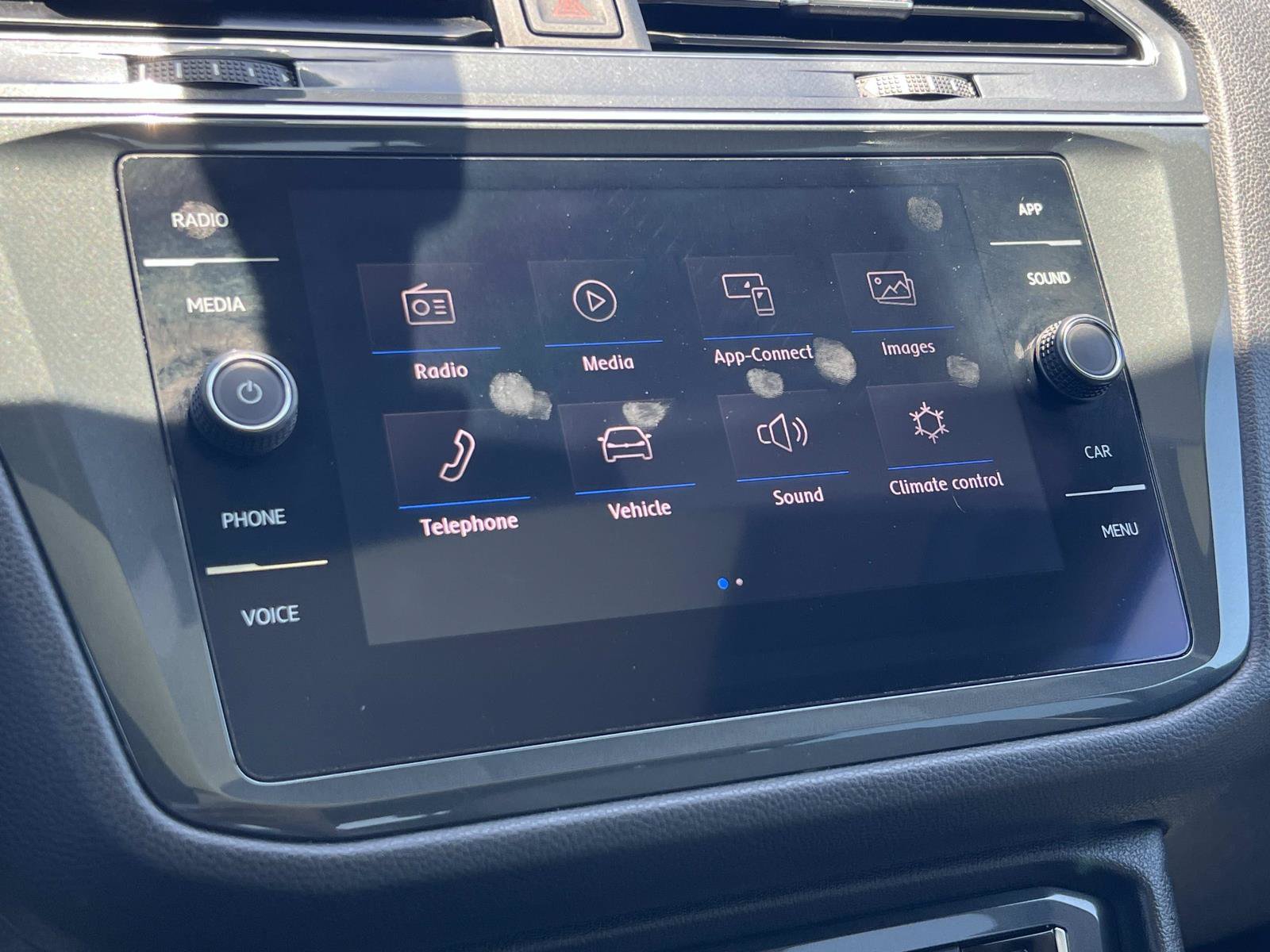 Used 2019 Volkswagen Tiguan SE w/ Panoramic Sunroof Package FWD image 13