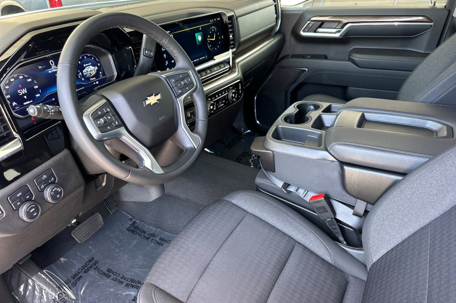 Used 2023 Chevrolet Silverado 1500 LT AWD/4WD image 4