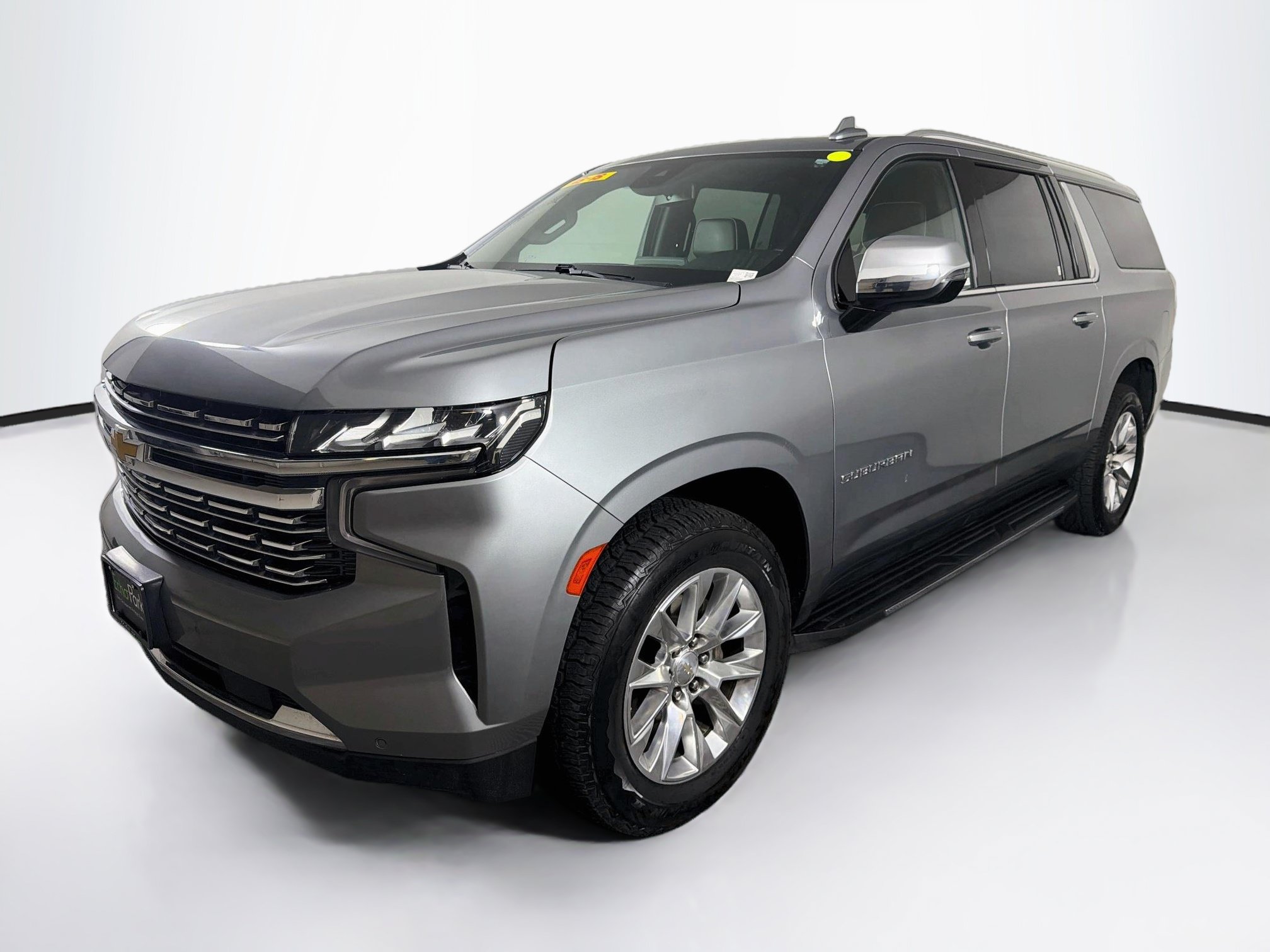 Used 2023 Chevrolet Suburban Premier RWD image 3