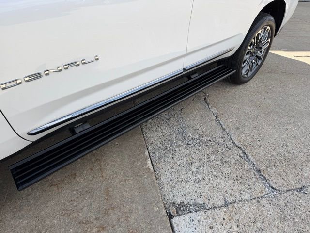 Certified 2023 GMC Yukon Denali Ultimate image 16