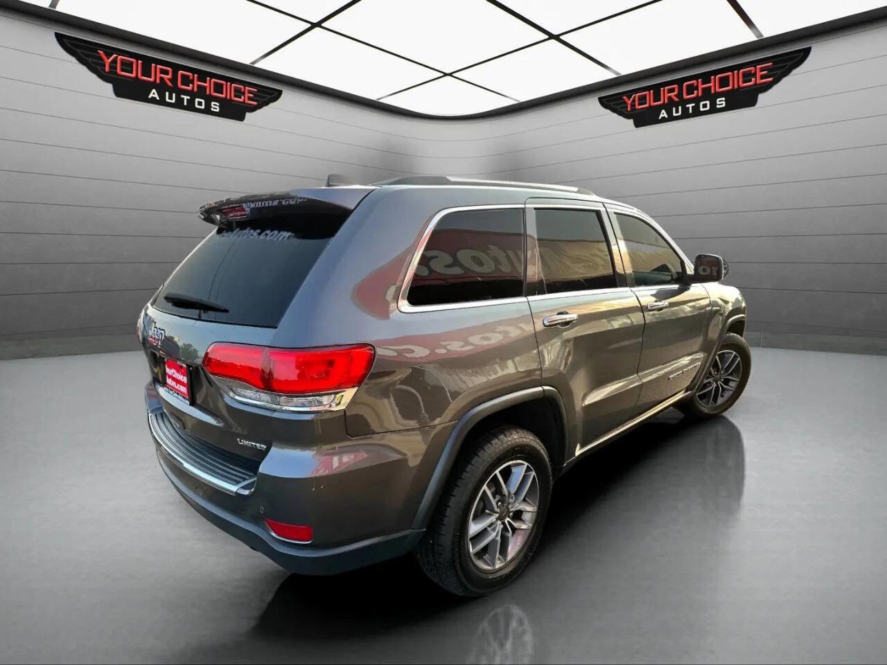 Used 2019 Jeep Grand Cherokee Limited AWD/4WD image 5