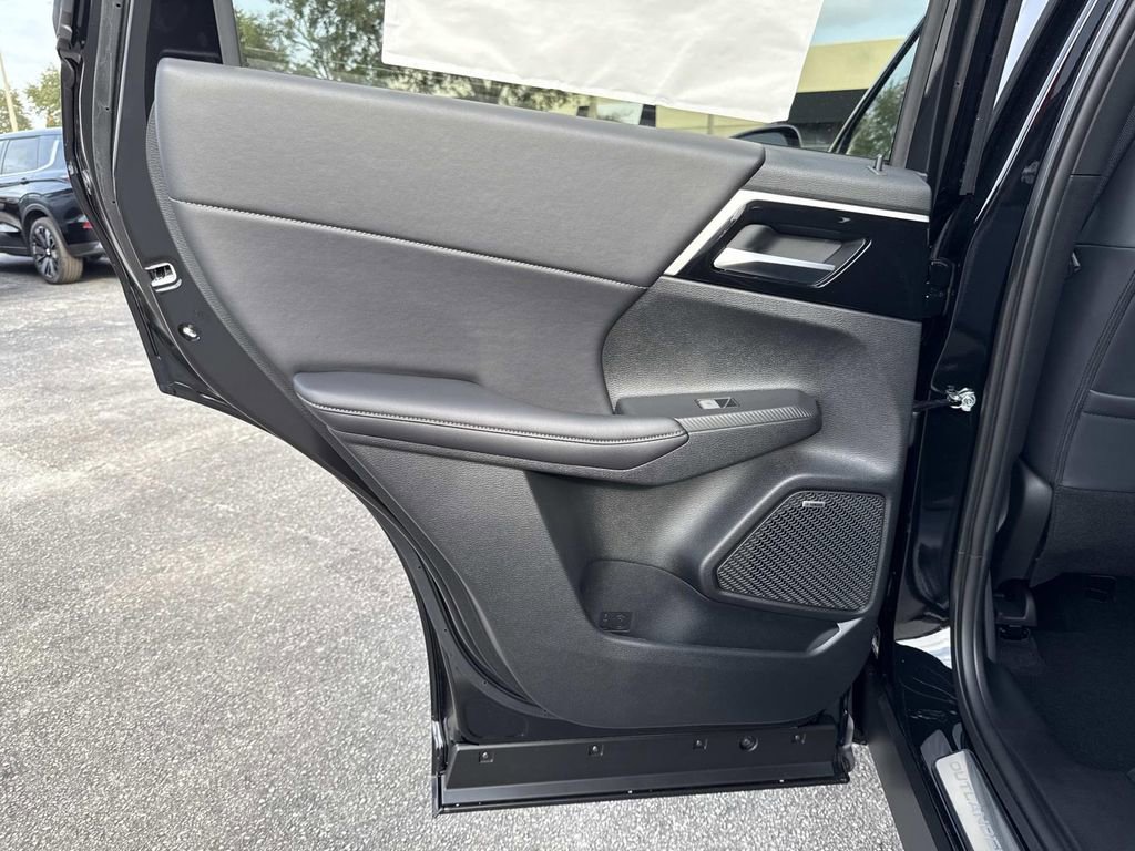 New 2026 Mitsubishi Outlander SE image 11