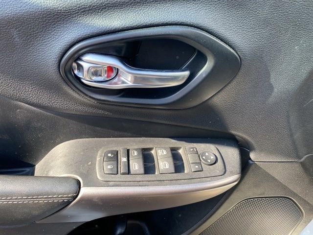 Used 2022 Jeep Cherokee Latitude Lux FWD image 9