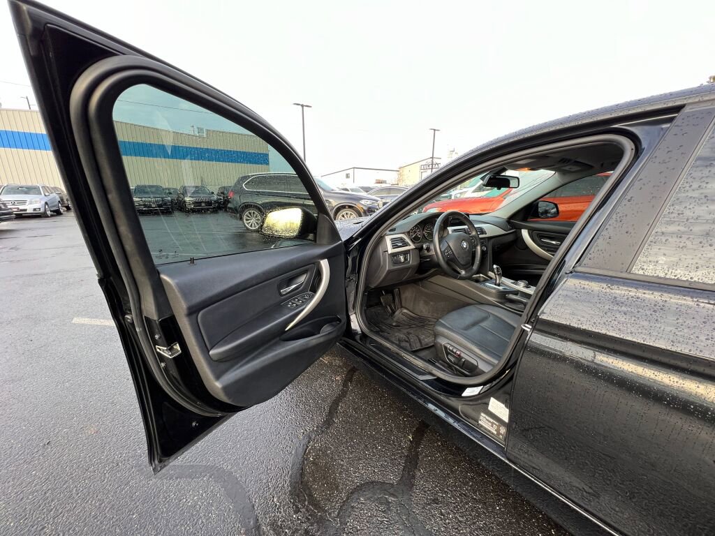 Used 2015 BMW 320i xDrive Sedan image 15