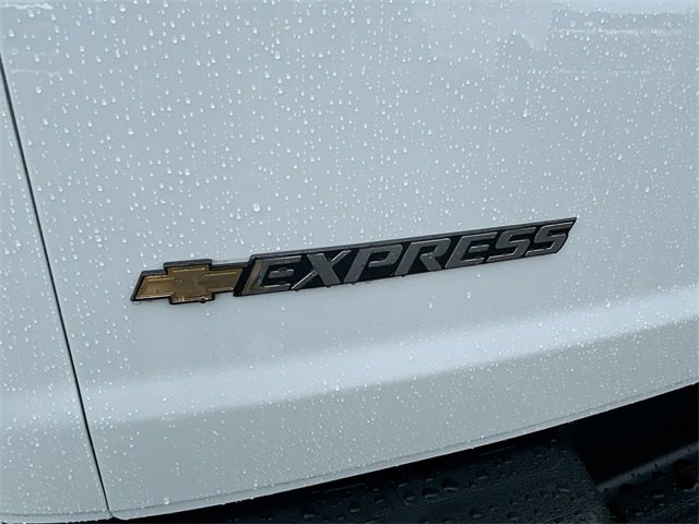 New 2025 Chevrolet Express 3500 Extended image 26
