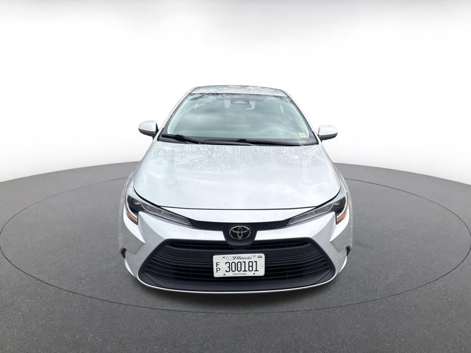 Used 2025 Toyota Corolla LE image 2