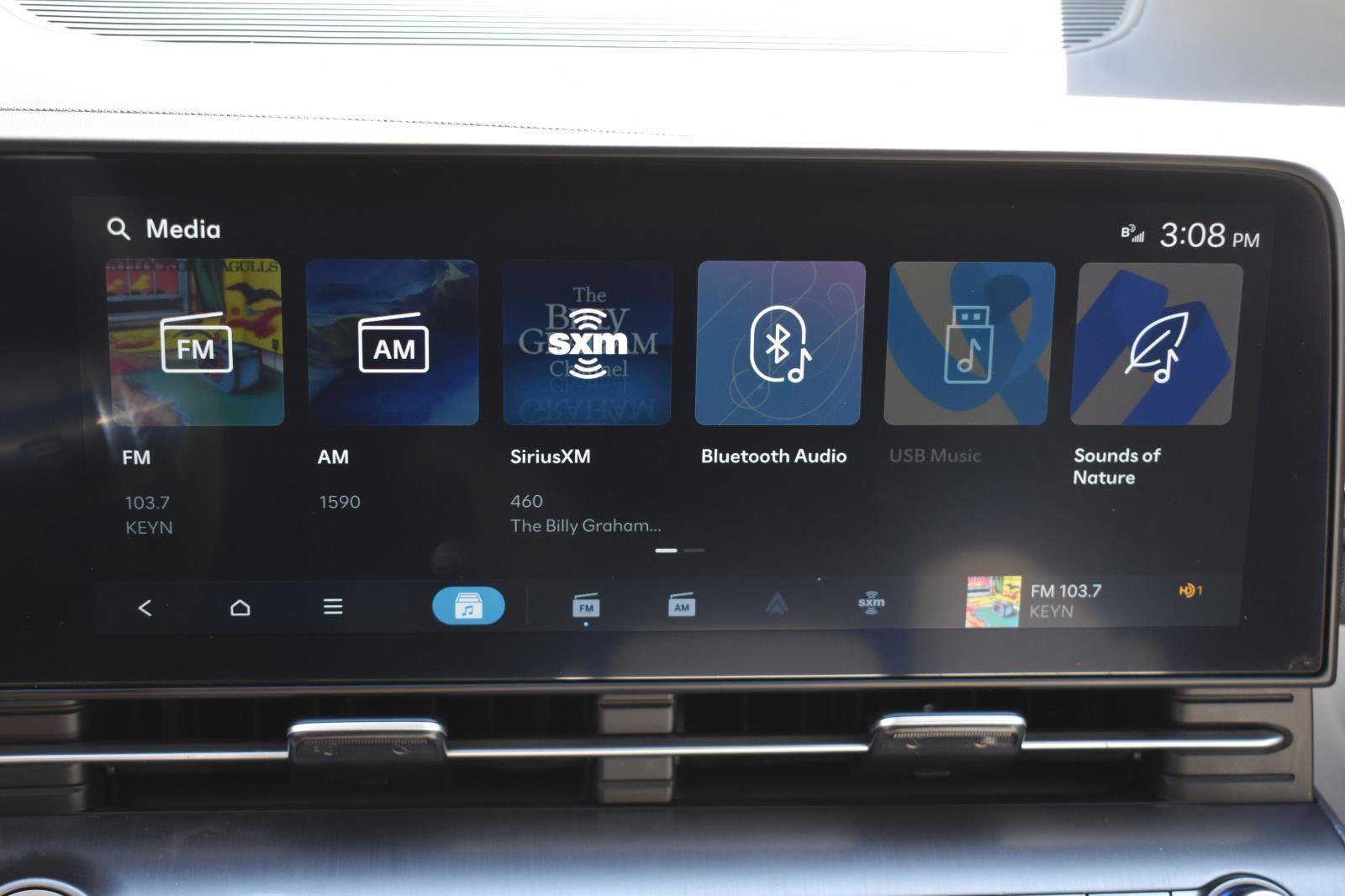 Used 2024 Hyundai Kona SE image 26