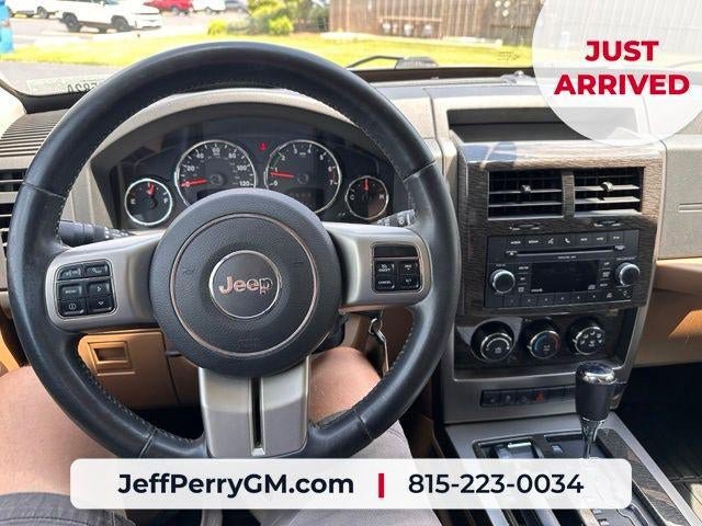 Used 2011 Jeep Liberty Limited AWD/4WD image 14