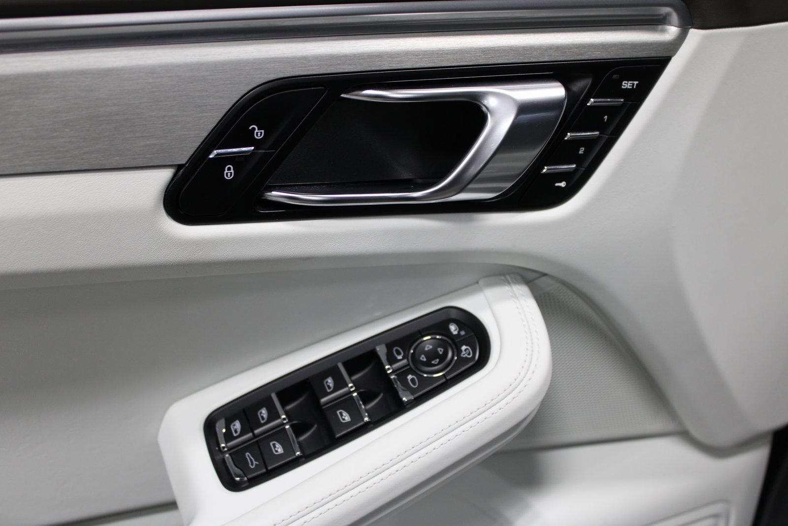 Used 2018 Porsche Macan GTS image 26