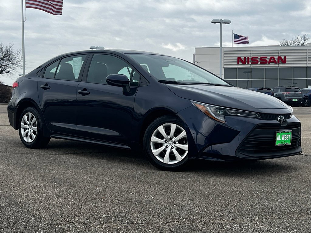 Used 2024 Toyota Corolla LE FWD image 1