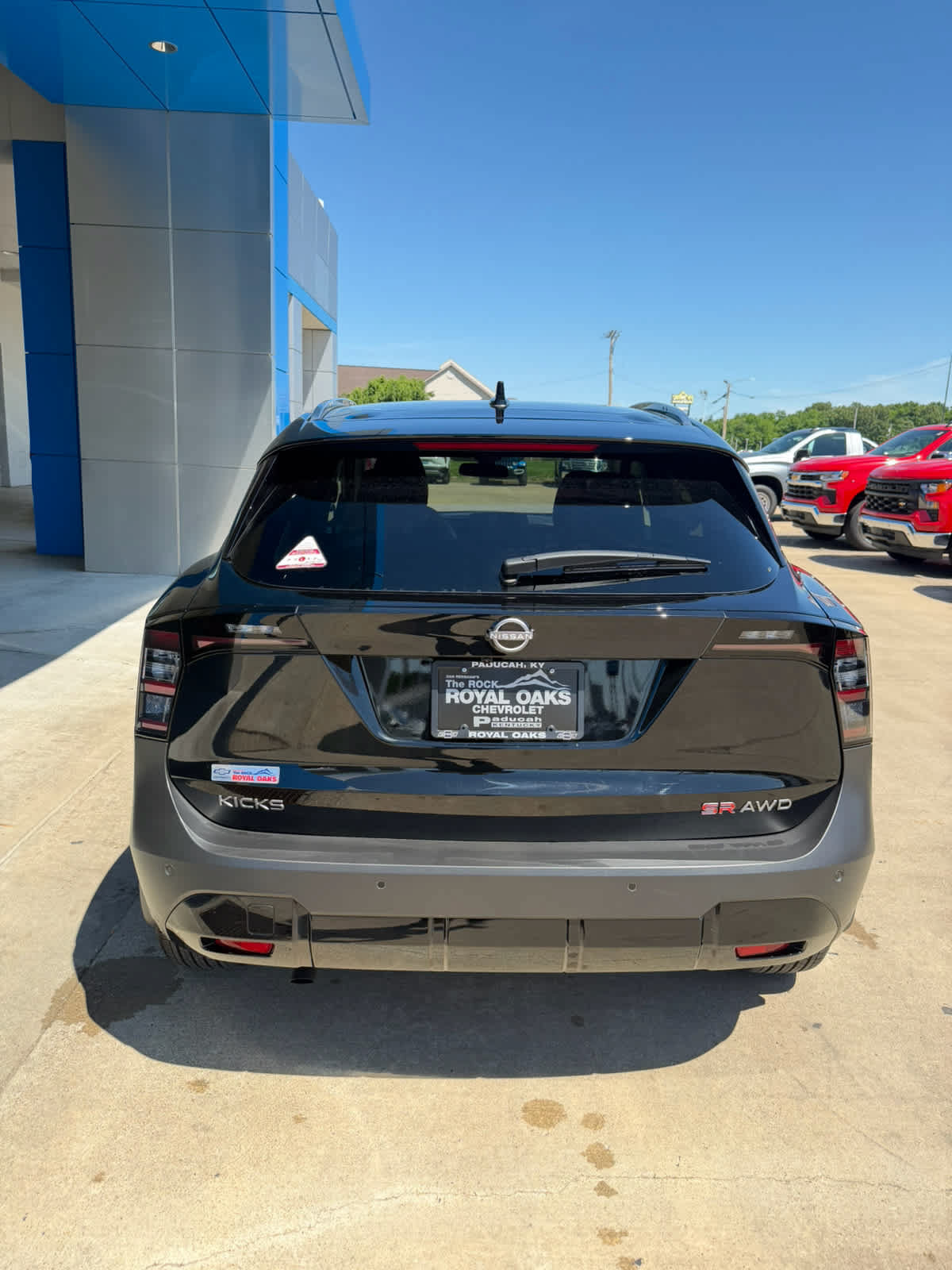 Used 2025 Nissan Kicks SR AWD/4WD image 5