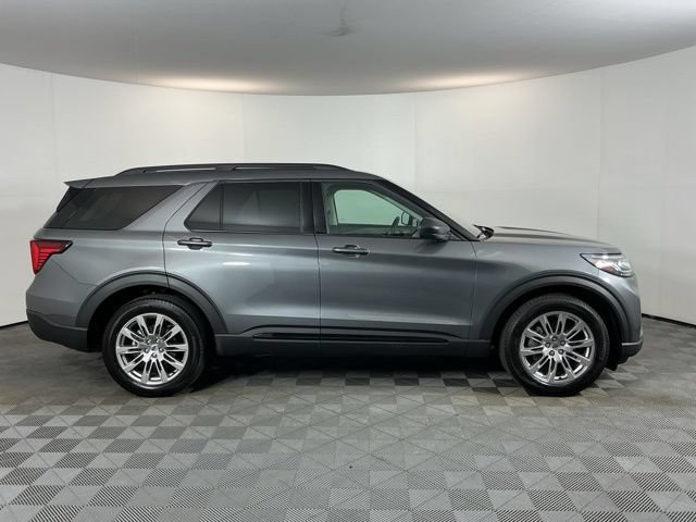 Used 2026 Ford Explorer Active w/ Active Comfort Package AWD/4WD image 4
