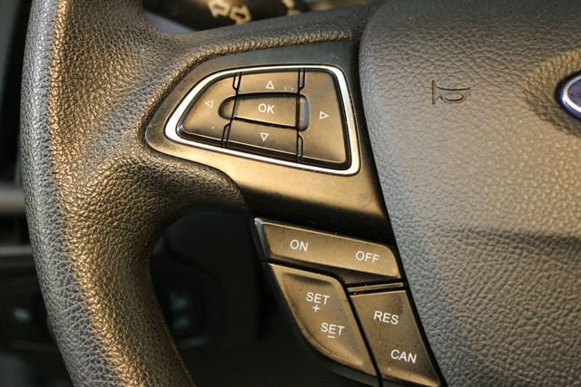 Used 2017 Ford Focus SE FWD image 19