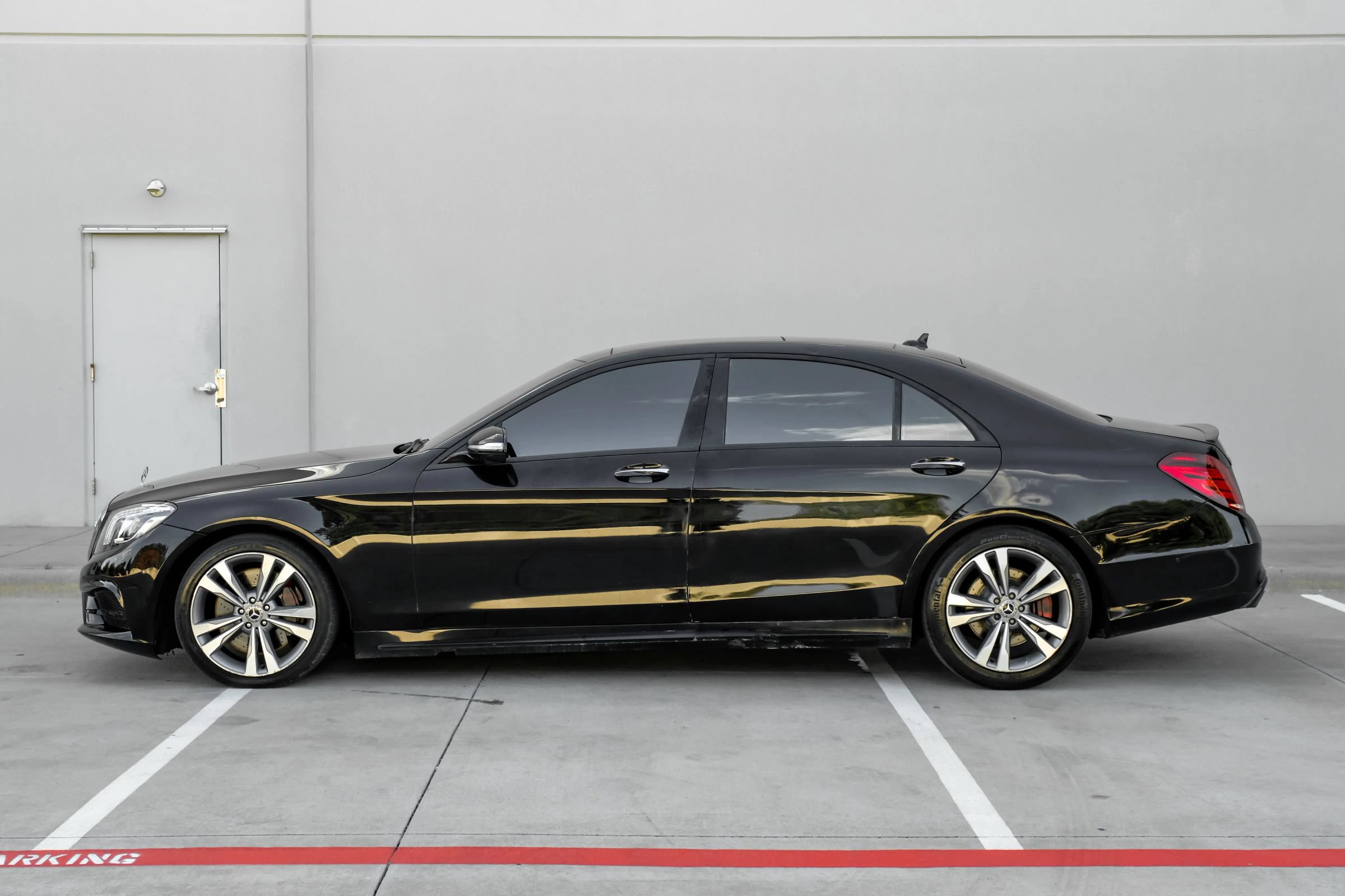 Used 2016 Mercedes-Benz S 550 4MATIC Sedan w/ Sport Package image 10