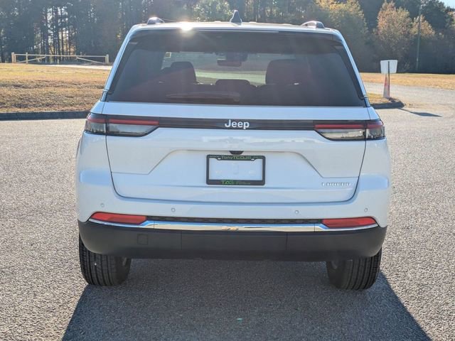 New 2025 Jeep Grand Cherokee Laredo RWD image 8