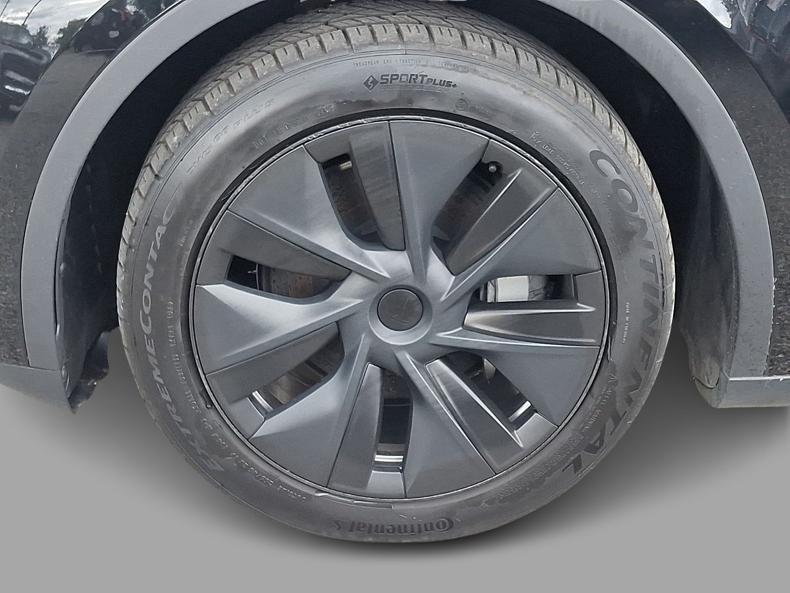 Used 2024 Tesla Model Y Long Range AWD/4WD image 8