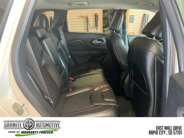 Used 2022 Jeep Cherokee Trailhawk w/ Trailer Tow Group AWD/4WD image 35