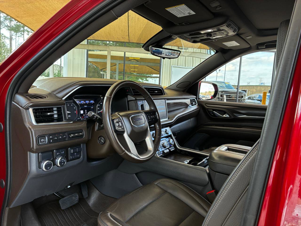 Used 2021 GMC Yukon Denali w/ Denali Ultimate Package RWD image 15