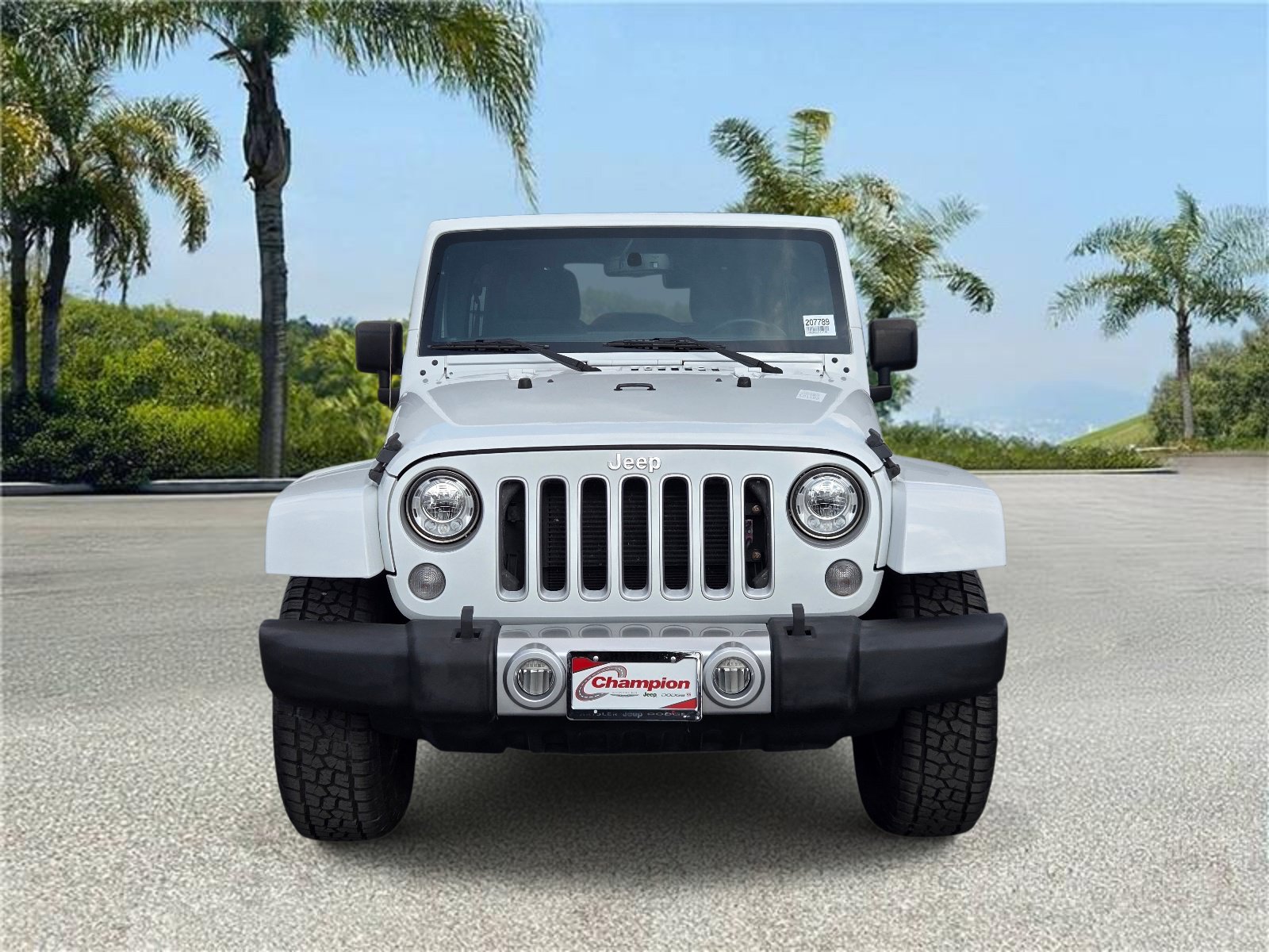 Used 2018 Jeep Wrangler Unlimited Sahara w/ Connectivity Group AWD/4WD image 3