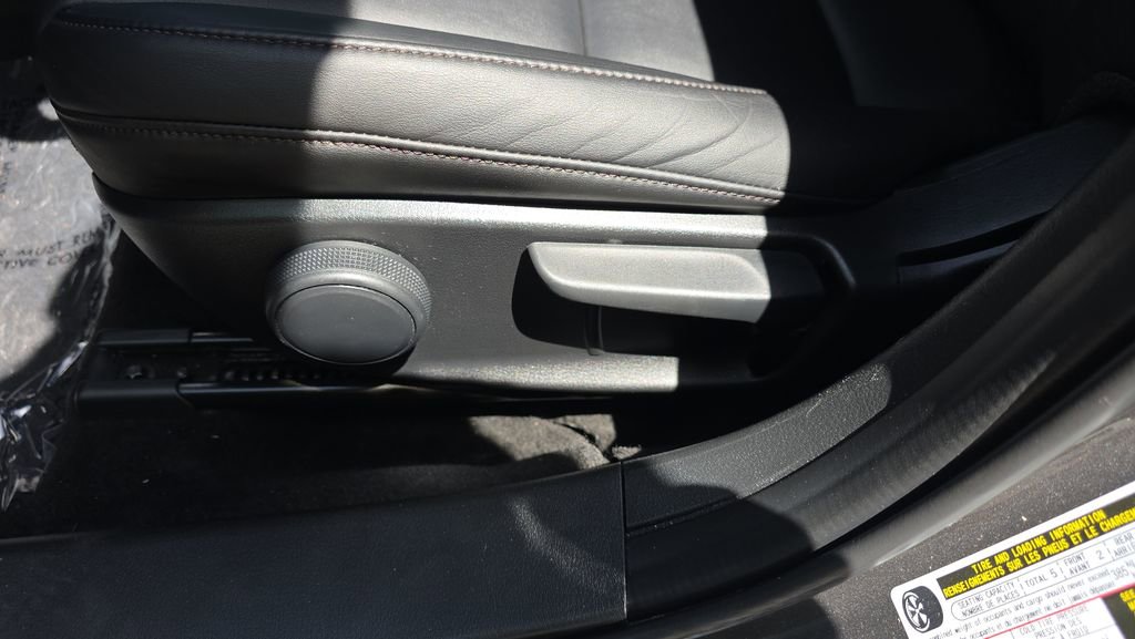 Used 2024 MAZDA MAZDA3 s image 19