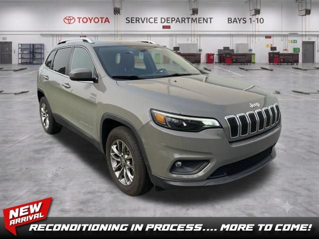 Used 2019 Jeep Cherokee Latitude Plus w/ Cold Weather Group AWD/4WD image 1