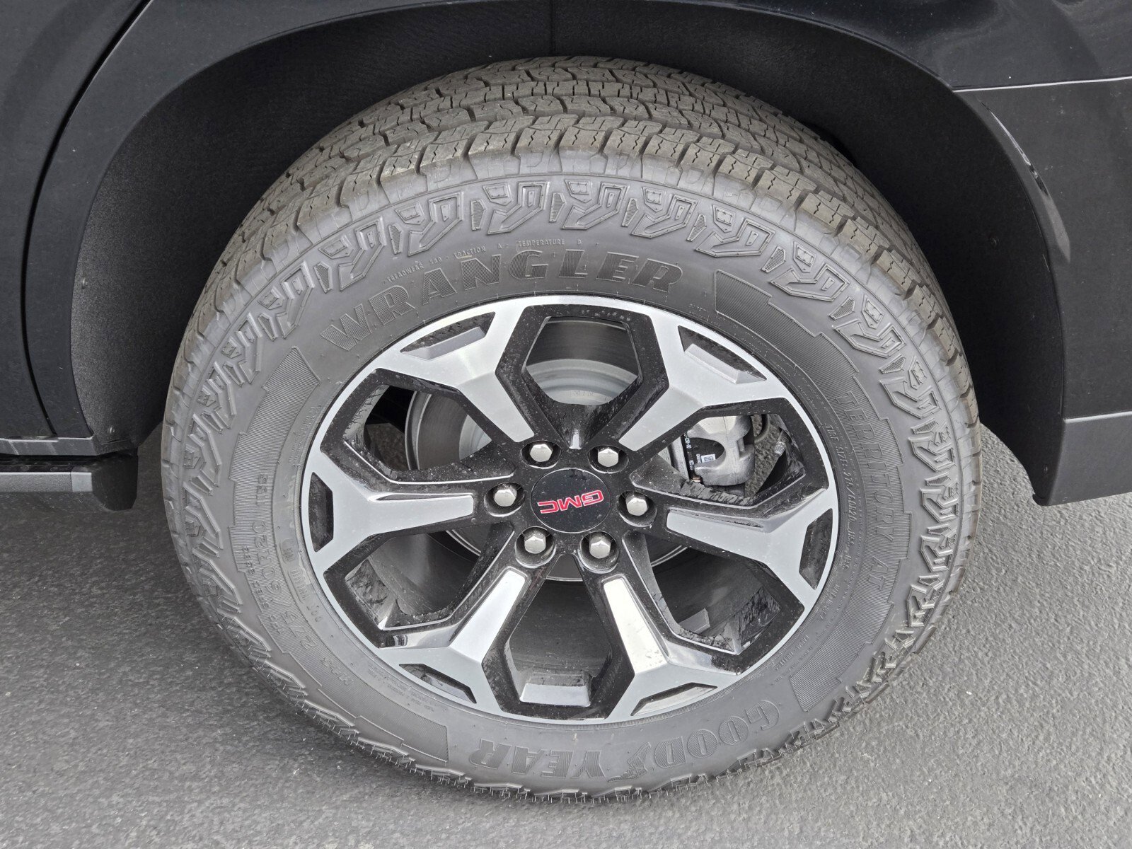 New 2025 GMC Yukon AT4 w/ AT4 Premium Plus Package image 5