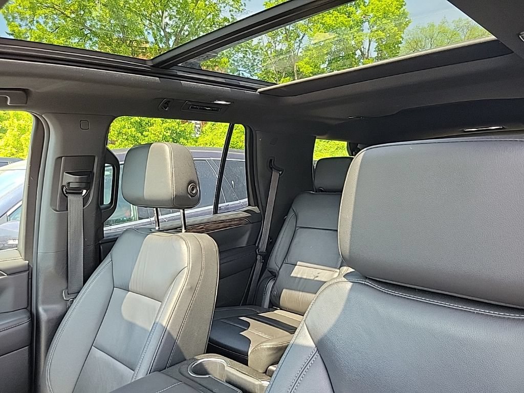 Used 2022 Chevrolet Tahoe LT w/ Luxury Package AWD/4WD image 40