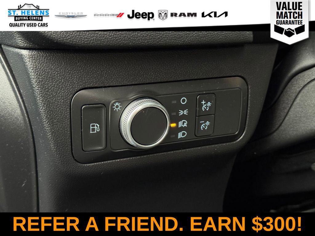 Used 2022 Ford Escape SE image 19