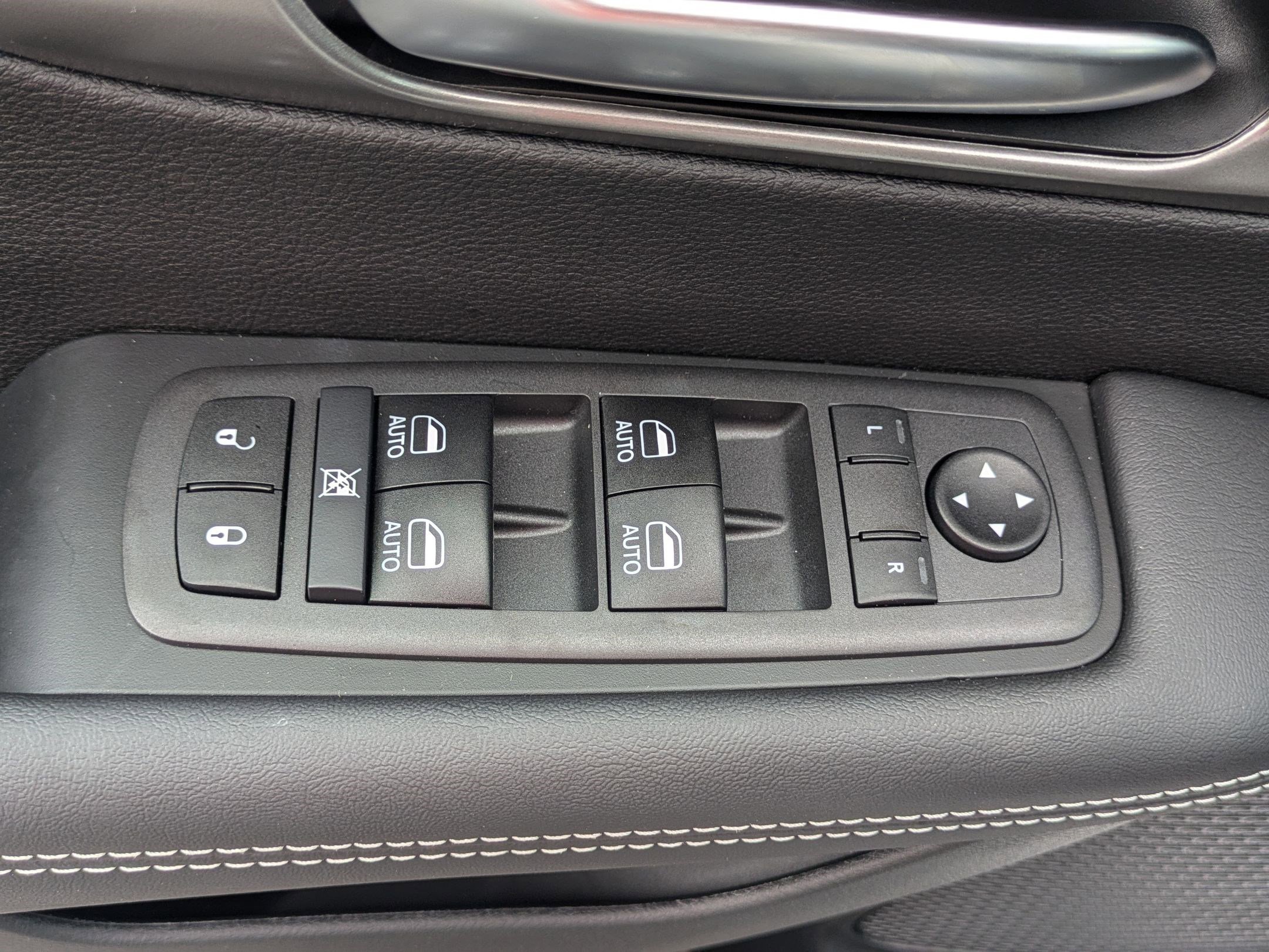 New 2026 Chrysler Pacifica Select image 21