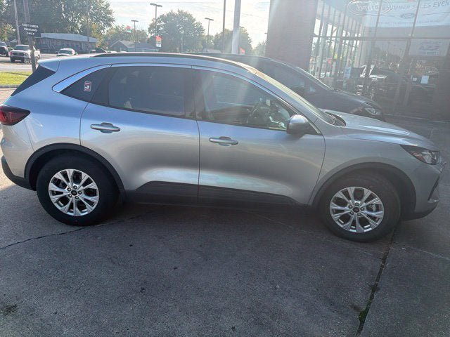 Used 2023 Ford Escape Active w/ Tech Pack #2 FWD image 7