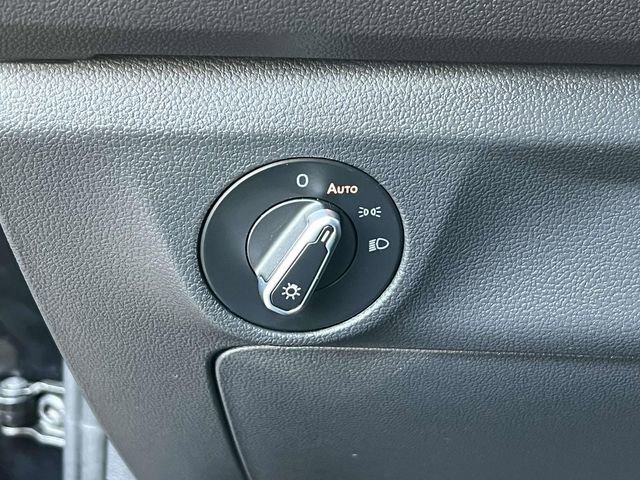 Certified 2023 Volkswagen Jetta SE w/ Panoramic Sunroof Package image 23