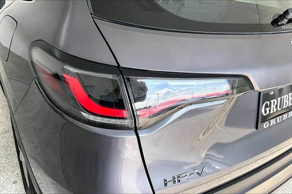 Used 2025 Honda HR-V LX image 37