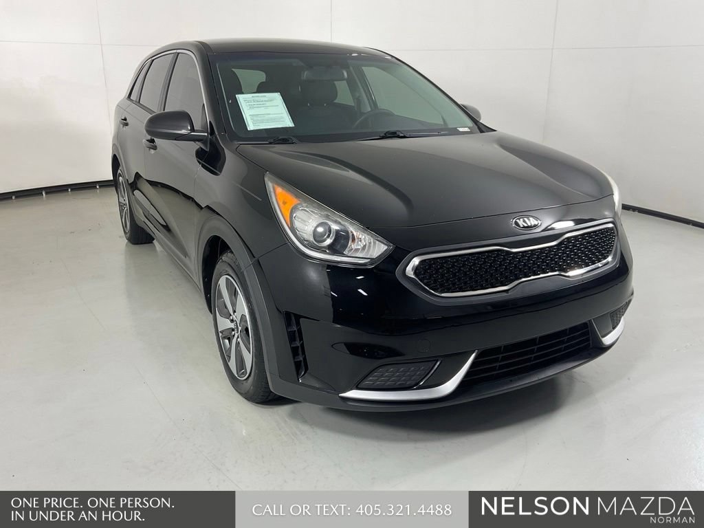 Used 2017 Kia Niro FE FWD image 3