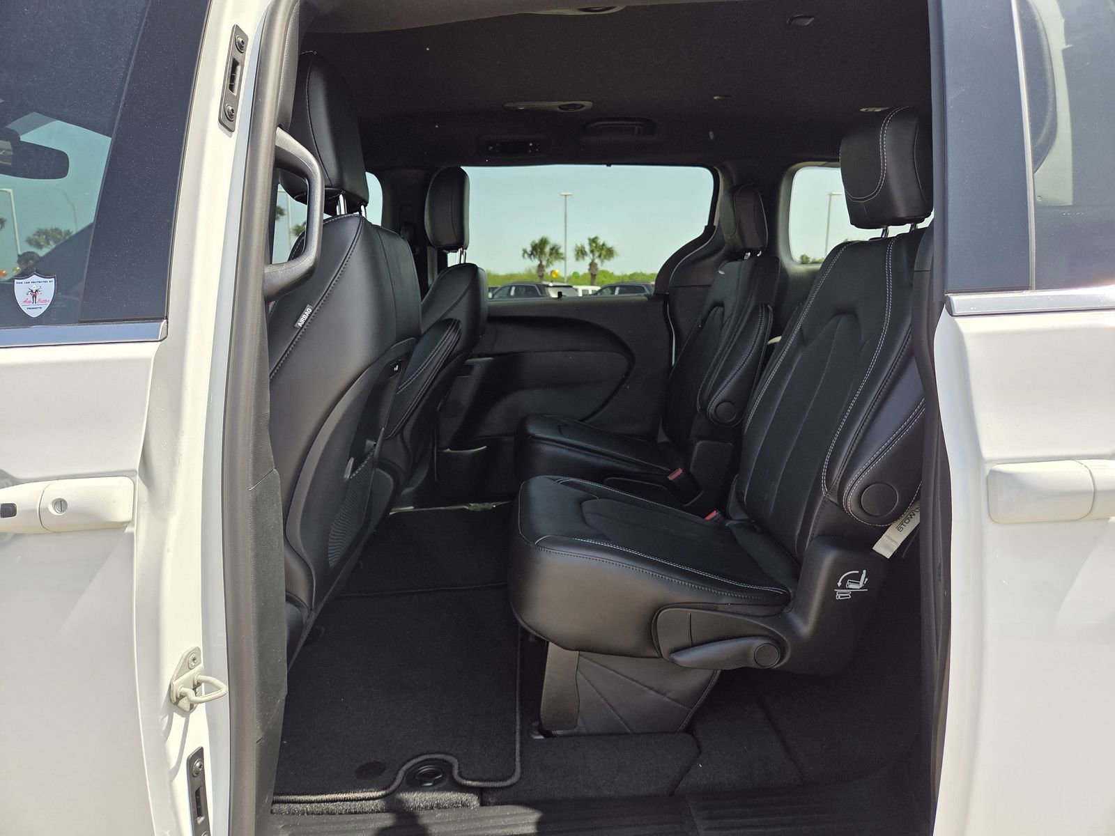 New 2026 Chrysler Pacifica Select FWD image 14