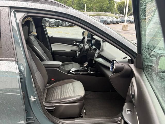 Used 2026 Chevrolet Trax LT w/ LT Convenience Package FWD image 26