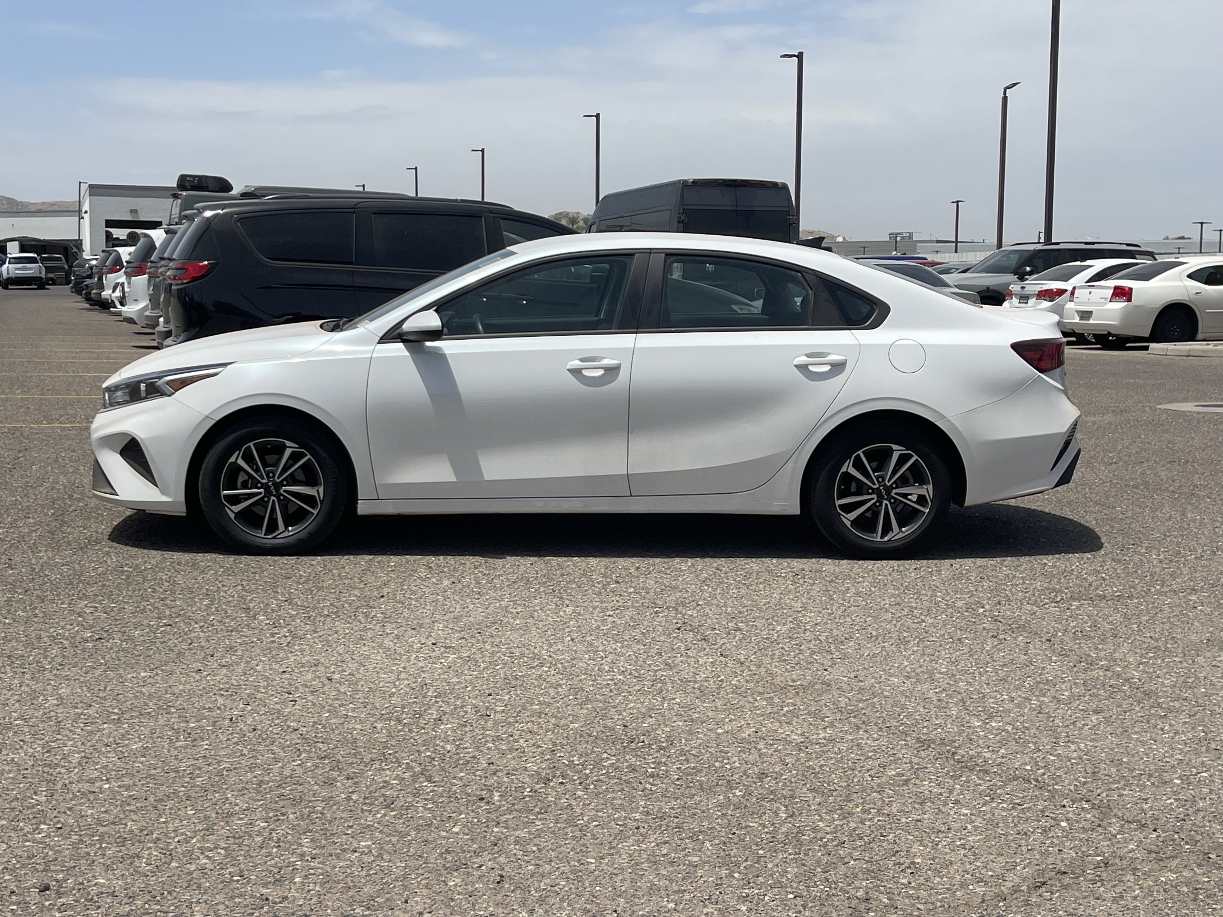 Certified 2024 Kia Forte LXS FWD image 3