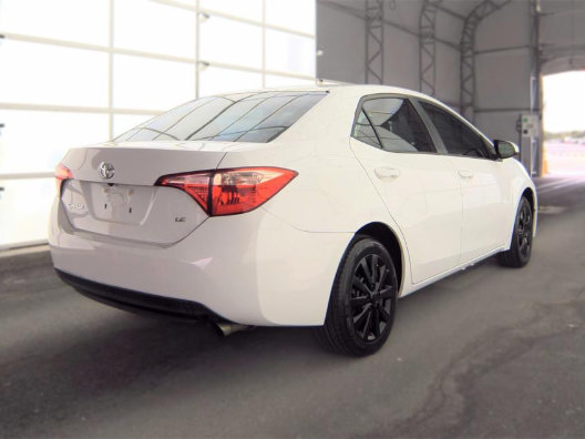 Used 2018 Toyota Corolla LE FWD image 4