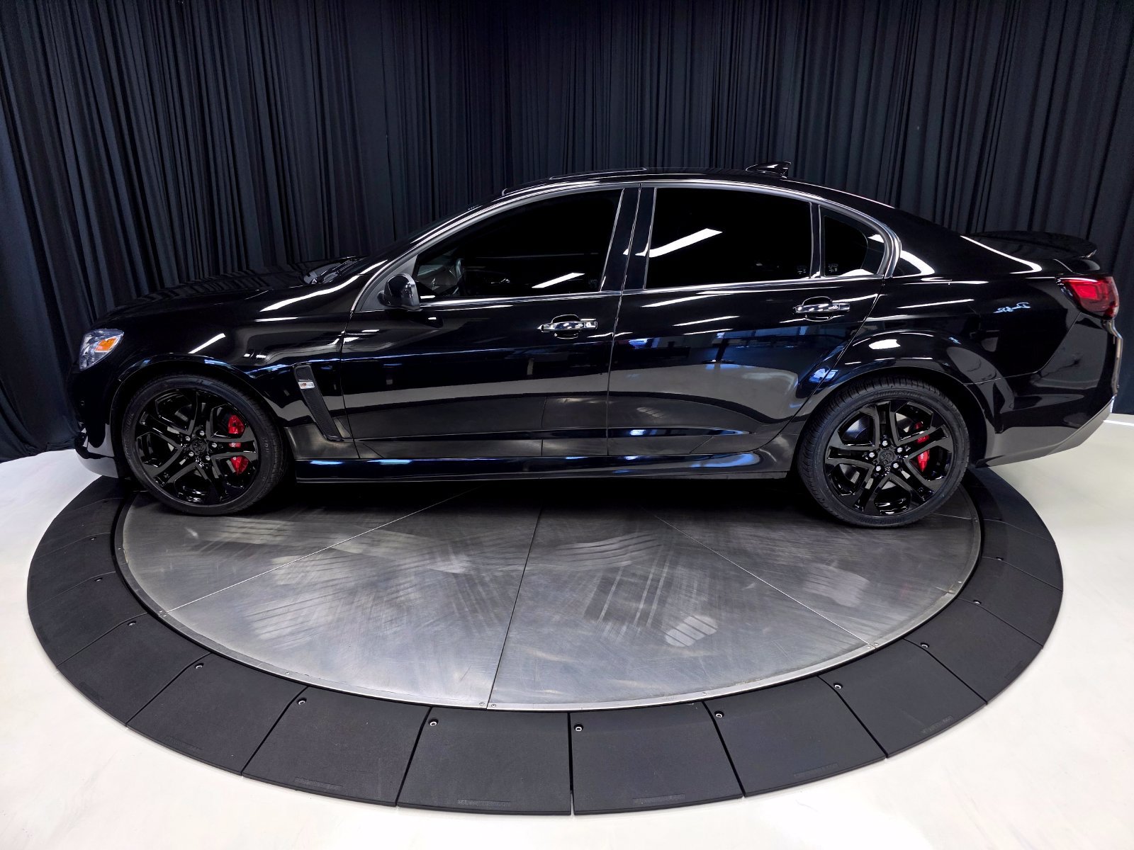 Used 2016 Chevrolet SS RWD image 10